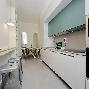 https://montebello-rooms.it-romehotels.com